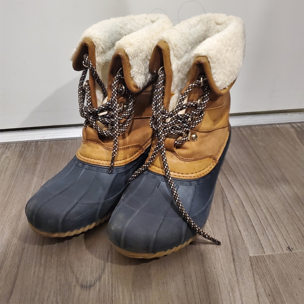 Tommy Hilfiger snow boots